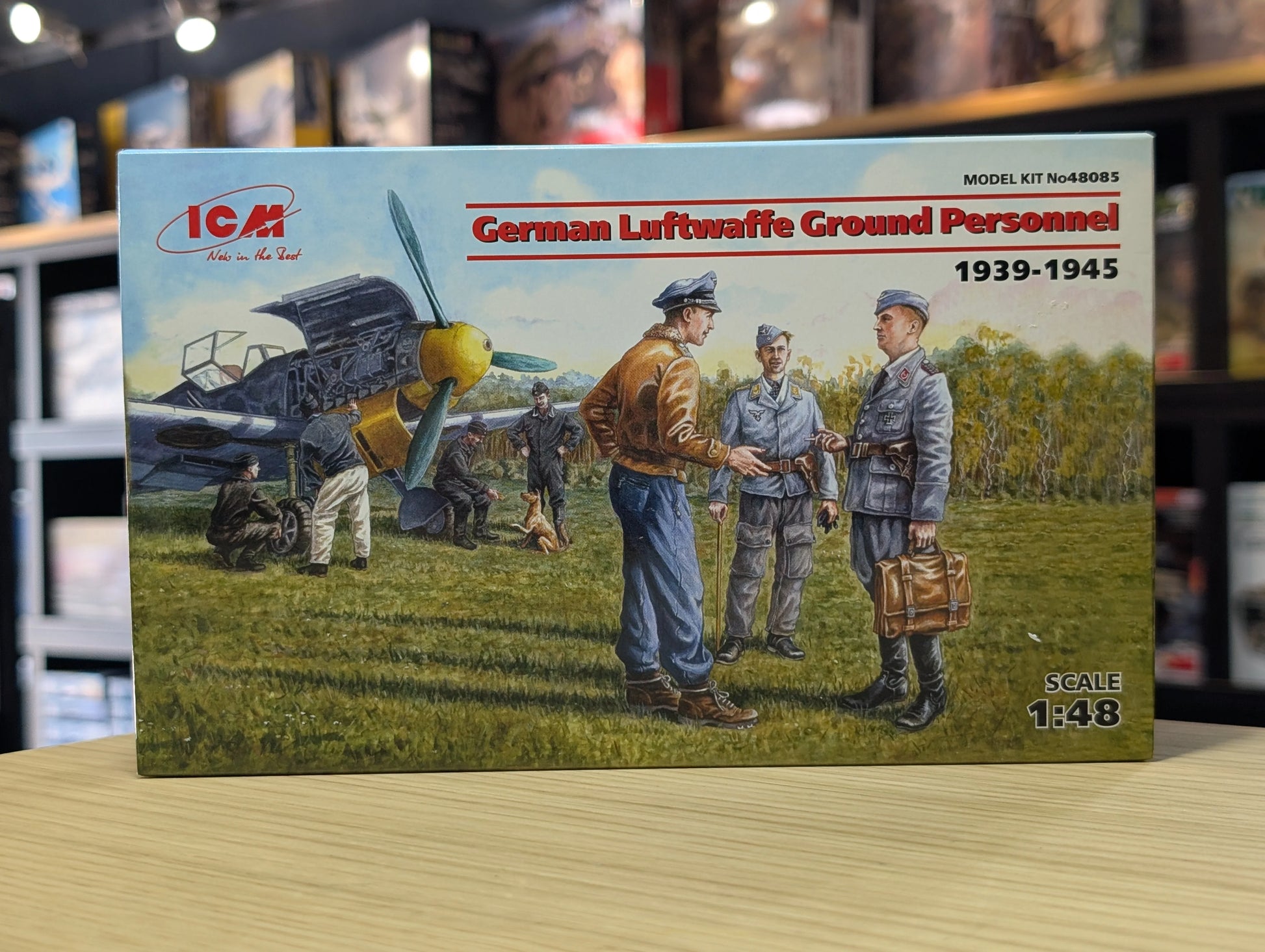 ICM Figures 1:48 - German Luftwaffe Ground Personnel (1939-1945) 7 Figures - ICM48085 - Product Image