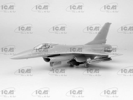 ICM F-16AM with GBU-39 Bombs Ukrainian Air Force - ICM72146 image 4