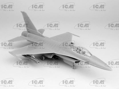 ICM F-16AM with GBU-39 Bombs Ukrainian Air Force - ICM72146 image 6