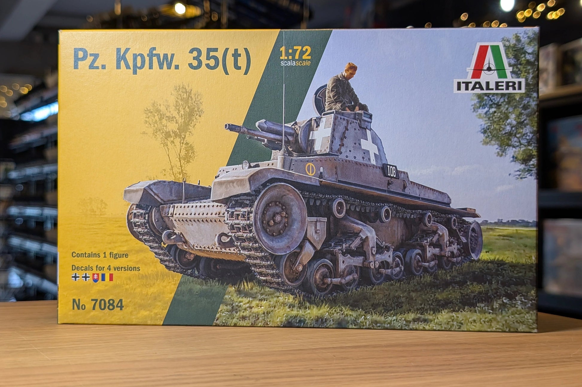 Italeri 1/72 Military - Panzerkampfwagen 35 (T) - 7084 - Product Image