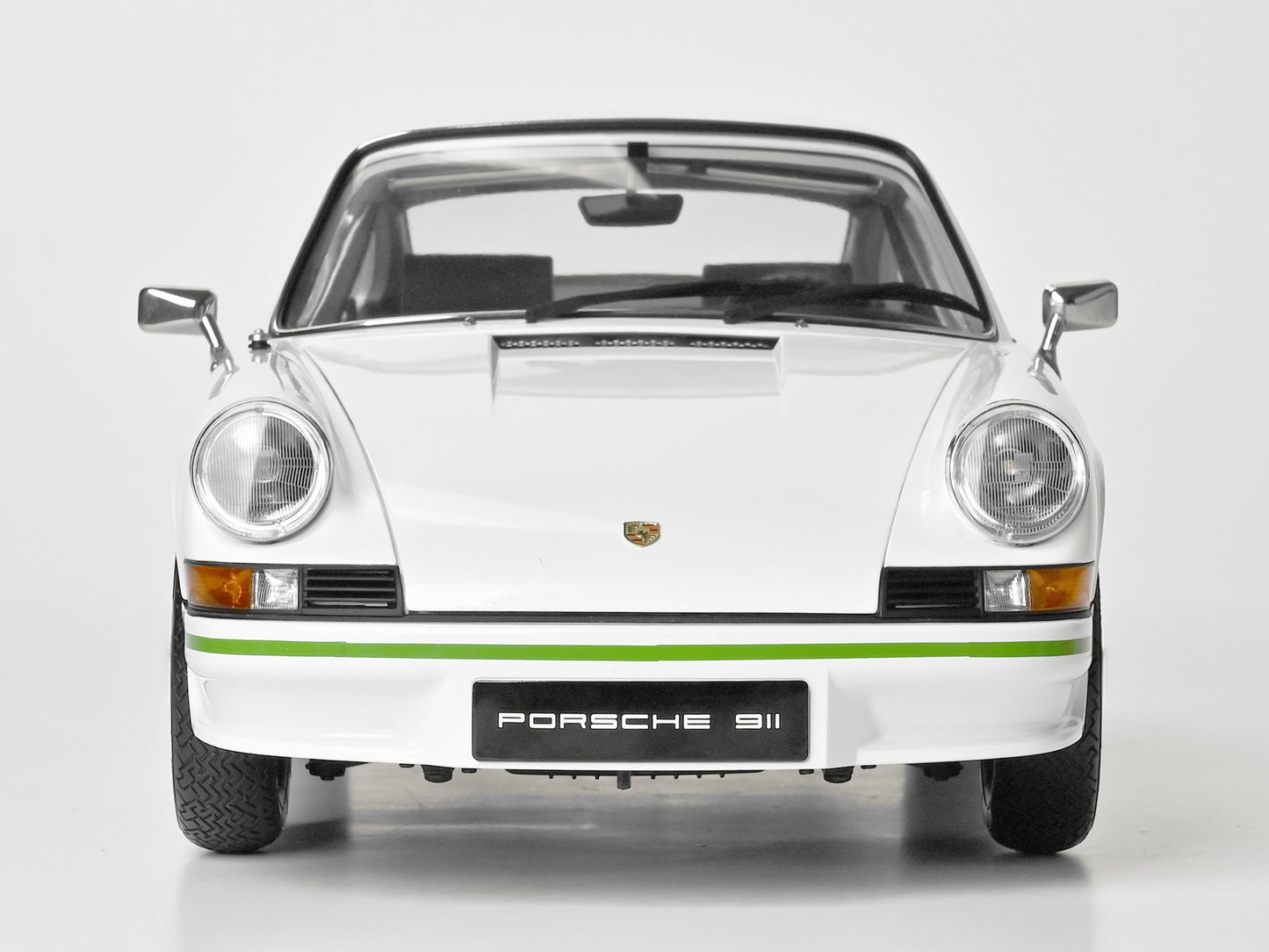 IXO Collections - White Porsche 911 Carsrera RS 2.7 1/8 Scale Metal & Plastic Kit - IXC911FKW