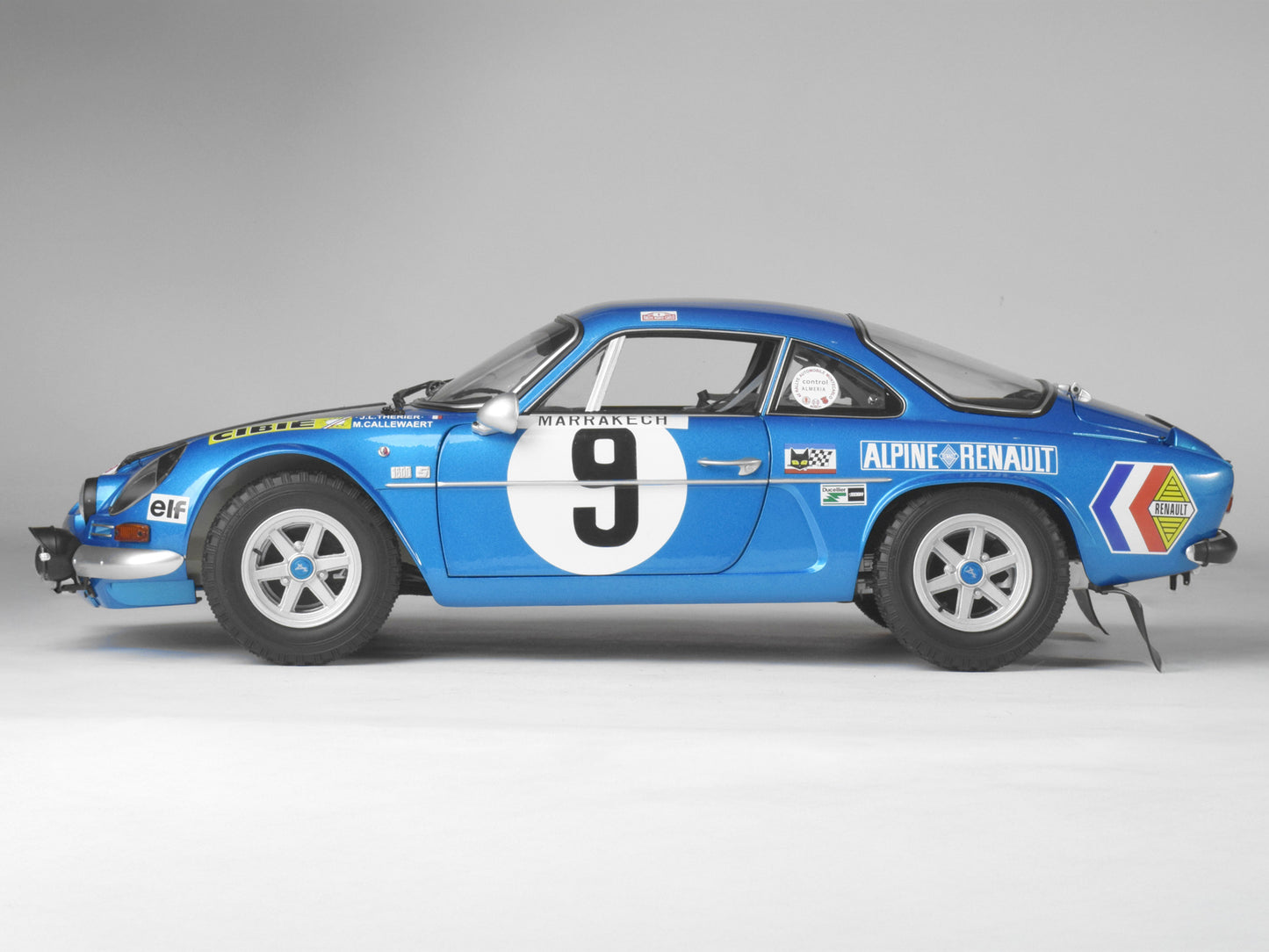 IXO Collections - Alpine A110 1600 S Rally 1/8 Scale Metal & Plastic Kit (Plain White Box) - IXCALPFK