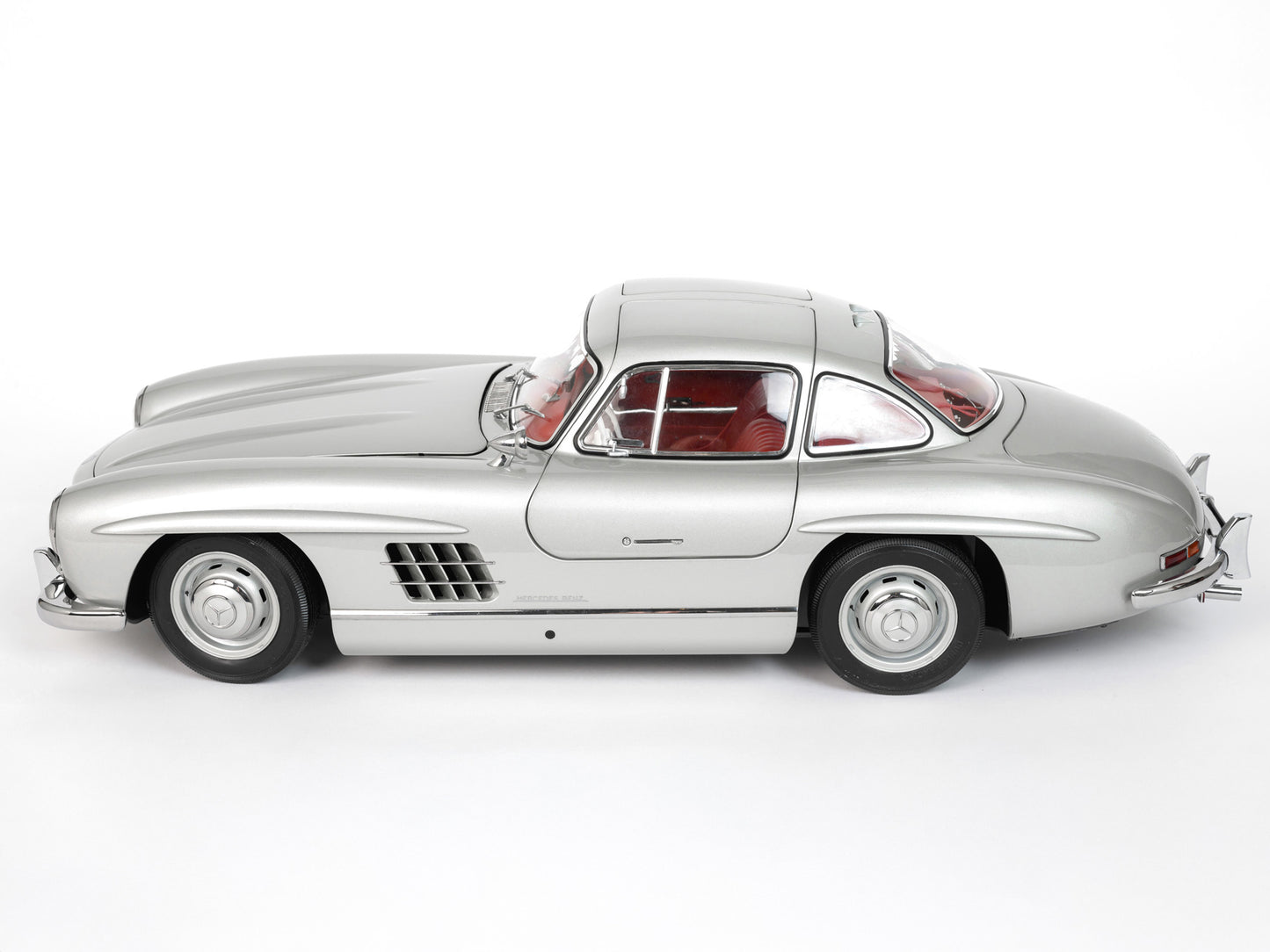 IXO Collections - Mercedes 300 SL Silver 1/8 Scale Metal & Plastic Kit - IXCMBCFK