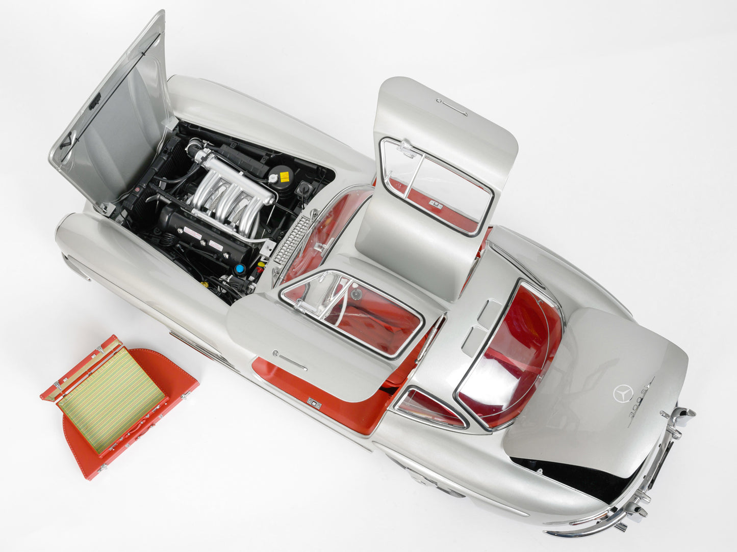 IXO Collections - Mercedes 300 SL Silver 1/8 Scale Metal & Plastic Kit - IXCMBCFK