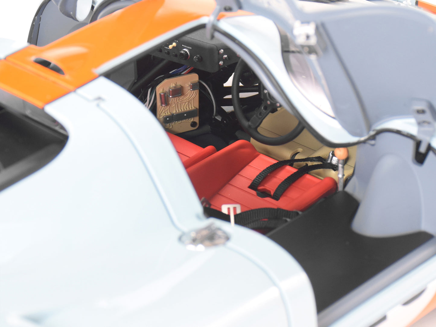 IXO Collections - Porsche 917 KH #20 Gulf Livery 1/8 Scale Metal & Plastic Kit - IXCPORFK