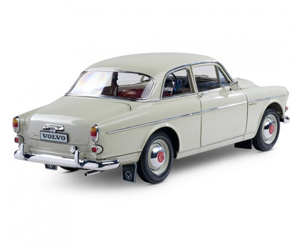IXO Collections - Volvo S122 Amazon 1/8 Scale Metal & Plastic Kit - IXCVOLFK