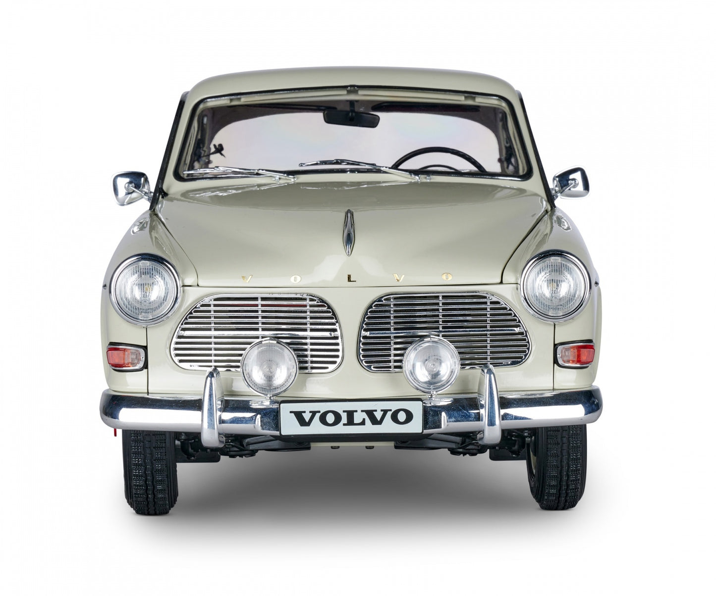 IXO Collections - Volvo S122 Amazon 1/8 Scale Metal & Plastic Kit - IXCVOLFK
