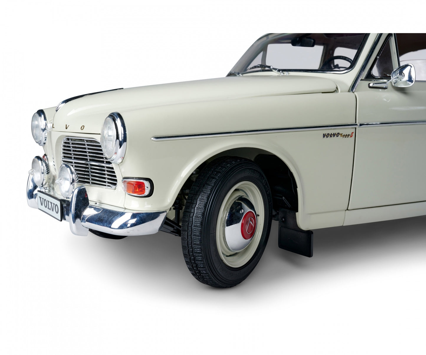 IXO Collections - Volvo S122 Amazon 1/8 Scale Metal & Plastic Kit - IXCVOLFK