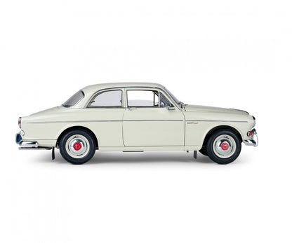 IXO Collections - Volvo S122 Amazon 1/8 Scale Metal & Plastic Kit - IXCVOLFK