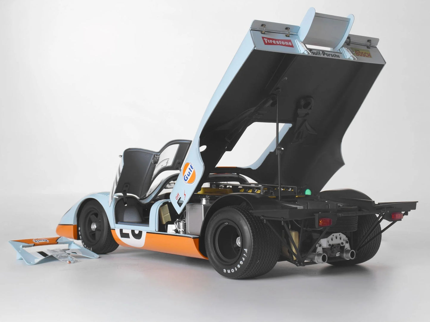 IXO Collections - Porsche 917 KH #20 Gulf Livery 1/8 Scale Metal & Plastic Kit - IXCPORFK - Product Image