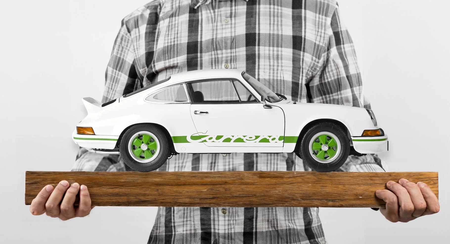 IXO Collections - White Porsche 911 Carsrera RS 2.7 1/8 Scale Metal & Plastic Kit - IXC911FKW - Product Image