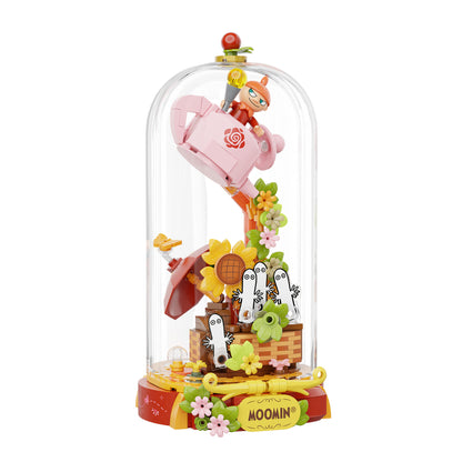 Pantasy Moomin Little Mys Afternoon Tea PA87204 – assembled model in display dome