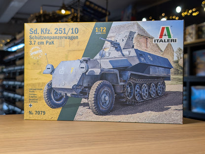 Italeri 1/72 Military - Sd.Kfz. 251/10 with 4 Figures - 7079