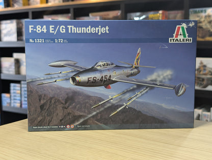 Italeri 1/72 Aircraft - F-84G Thunderjet Fighter-Bomber - 1321