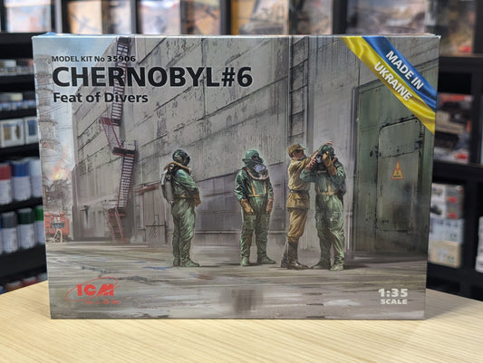 ICM Chornobyl Series - Chernobyl #6 Feat of Divers (3 Figures) - ICM35906