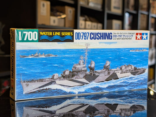 1/700 Tamiya - U.S Navy Destroyer DD-797 Cushing (Water Line Series) 31907