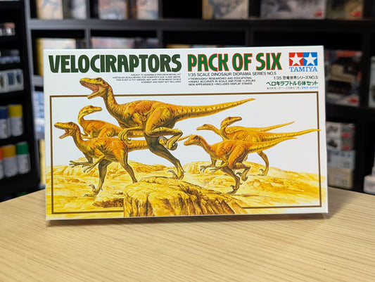 Tamiya 1/35 Dinosaur Series - Velociraptors 60105