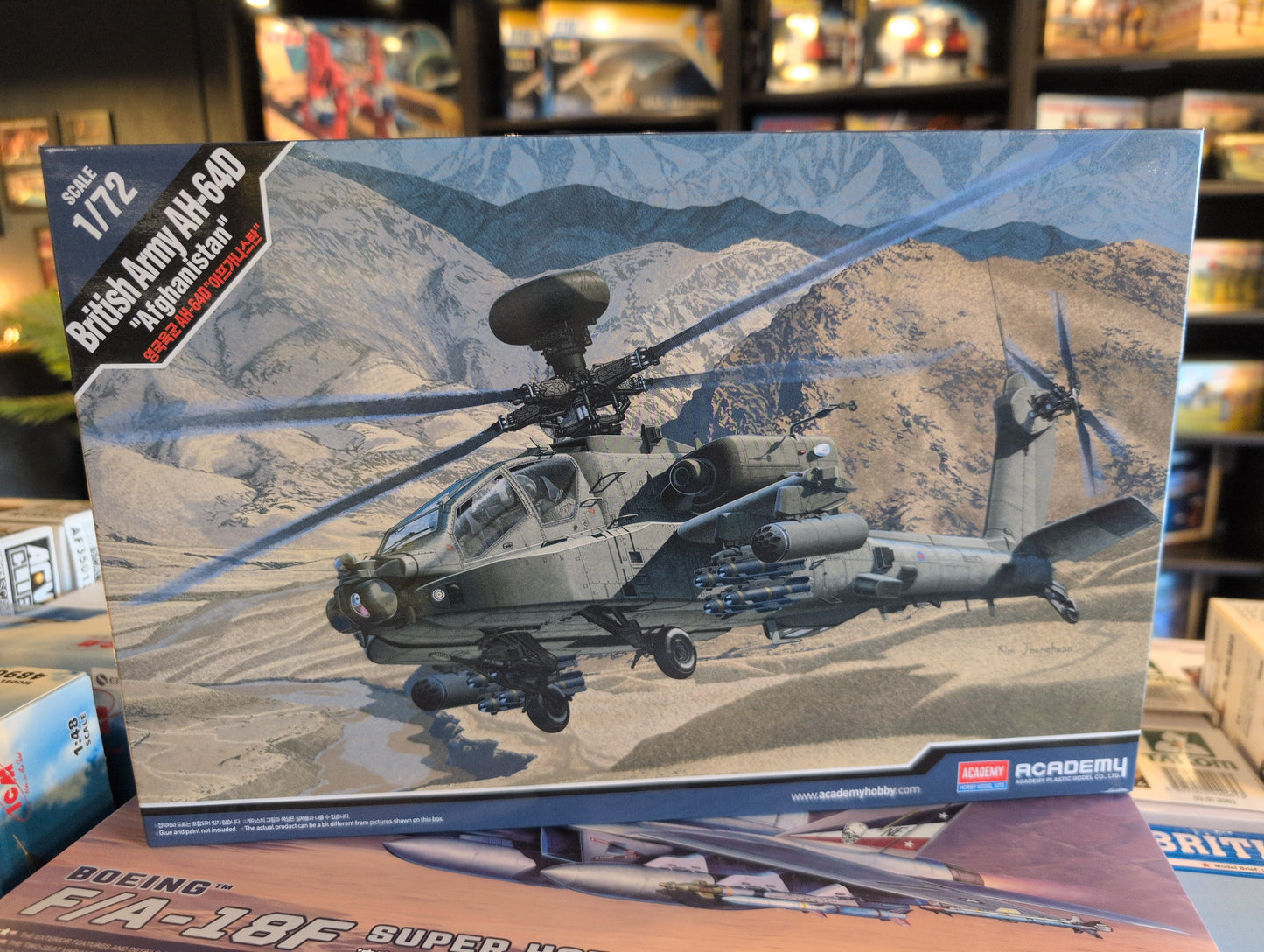1/72 Academy - British Army AH-64D "Afghanistan" Helicopter