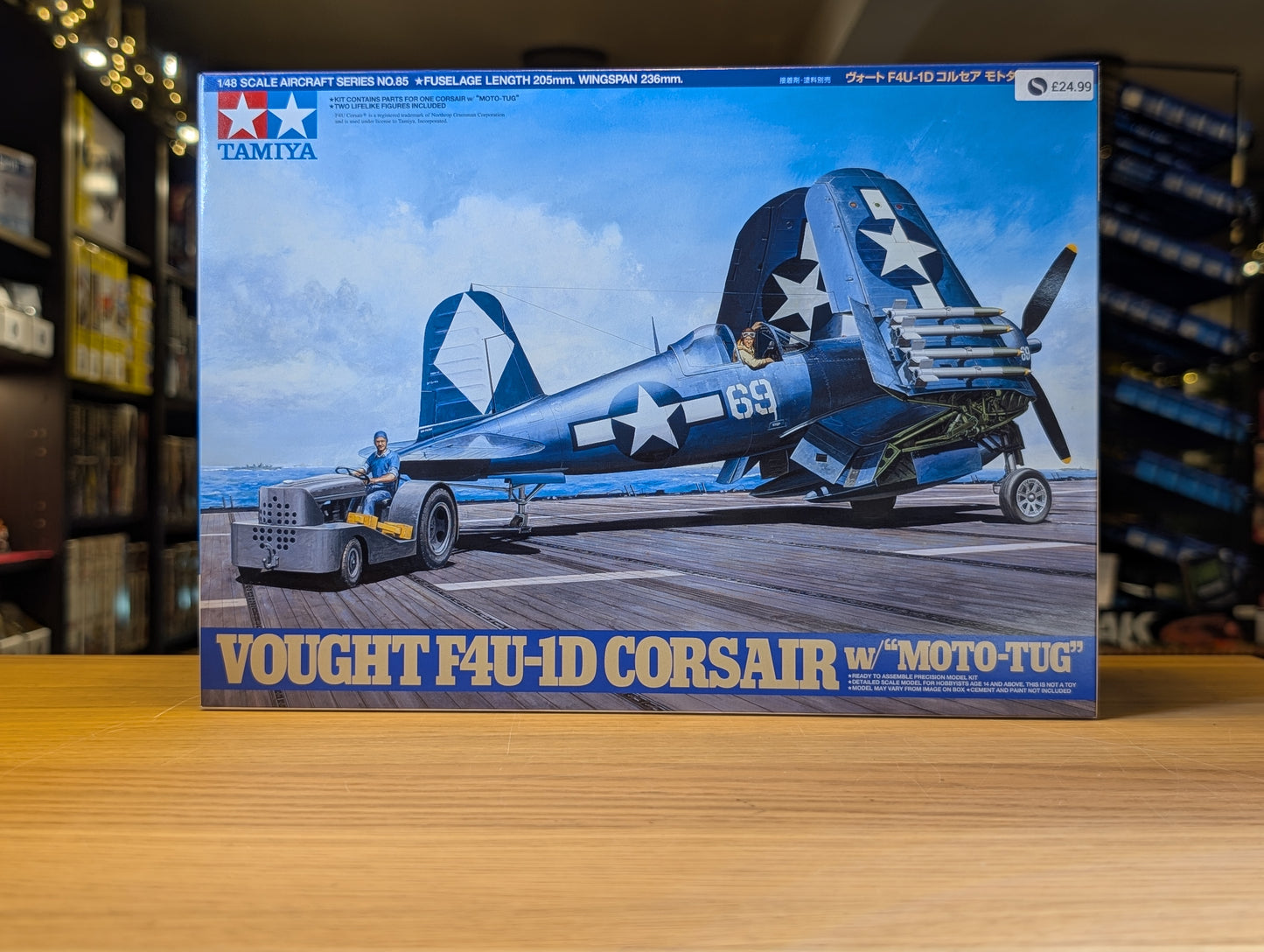 1/48 Tamiya - Vought F4U-1D Corsair w/ "Moto Tug"