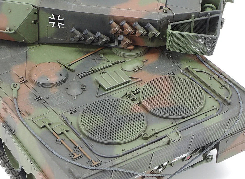 Tamiya 1/35 Military - 1/35 Leopard 2 A6 Main Battle Tank - 35271 - Product Image