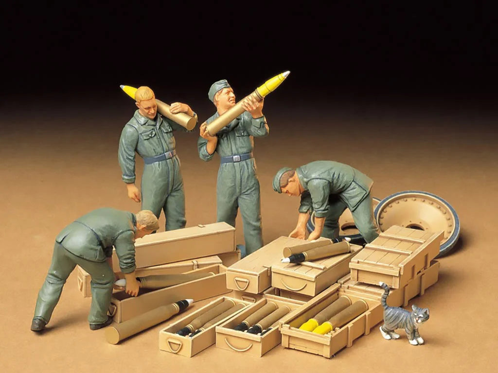 Tamiya 1/35 Military - German Tank Ammo-Loading Crew - 35188 - Product Image