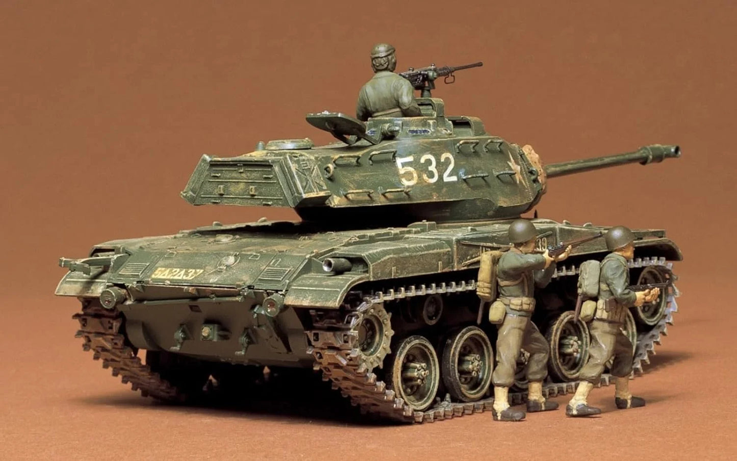 Tamiya U.S. M41 Walker Bulldog 1/35 Scale Model Kit (35055)