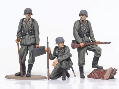Tamiya 1/48 Military - 1/48 WWII Wehrmacht Infantry Set - 32602 - Product Image