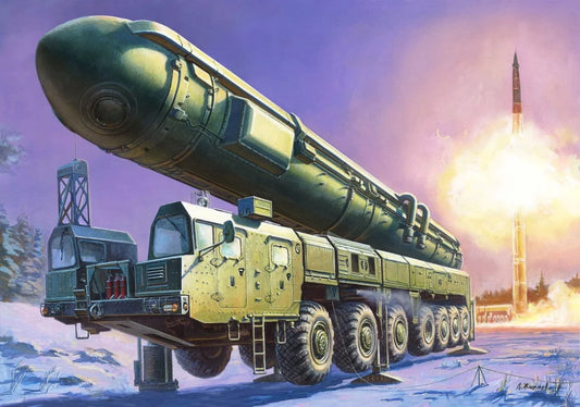 Zvezda 1/72 scale Topol ballistic missile launcher model kit Z5003