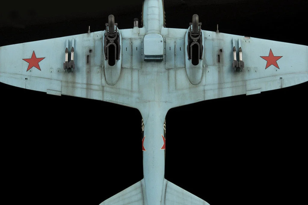 Zvezda Military Air - Il-2 Sturmovik Attack Aircraft (1943) - Z4826 - Product Image