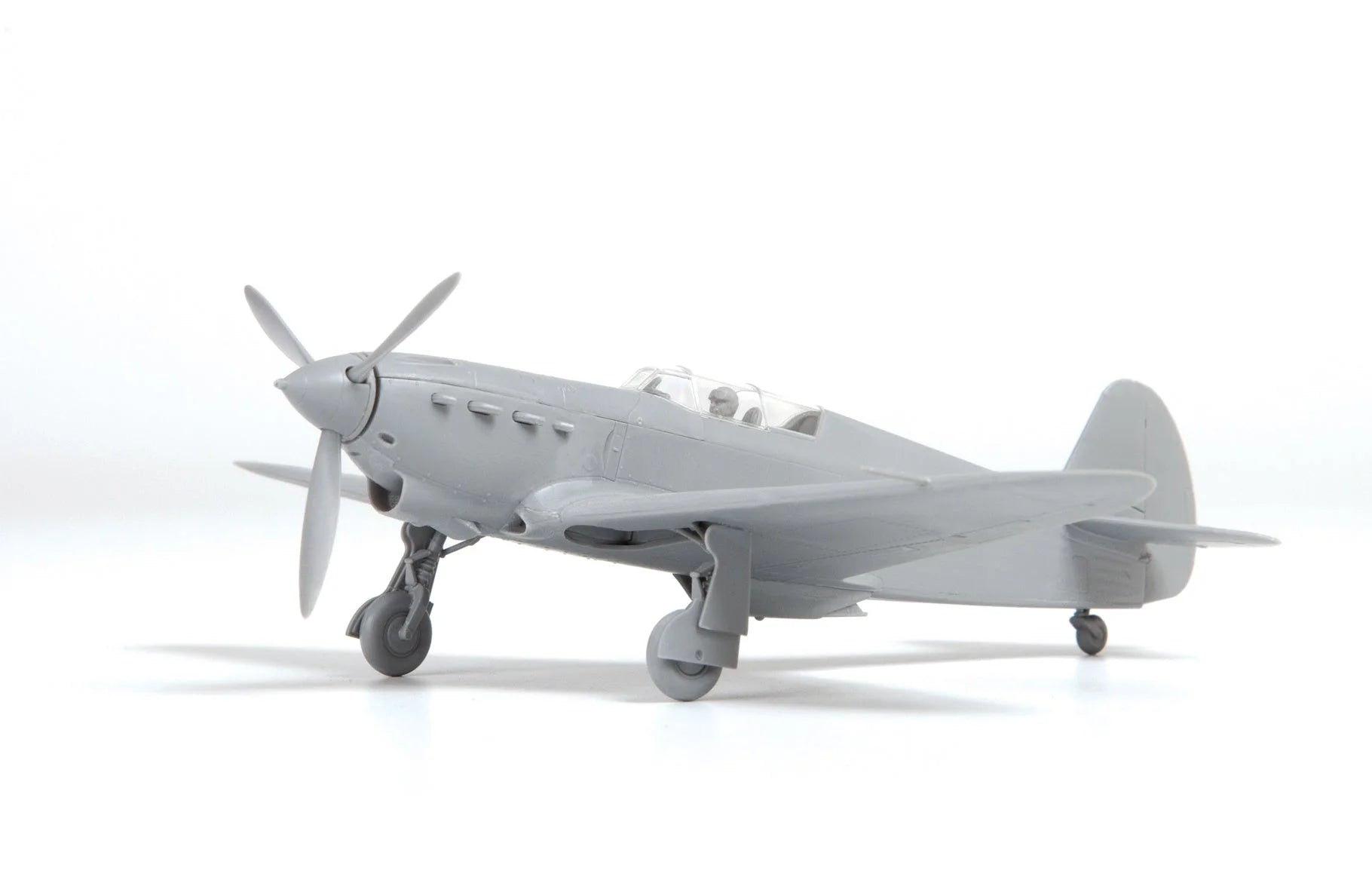 Zvezda 1/72 scale Yak-1 fighter plane model kit Z7327